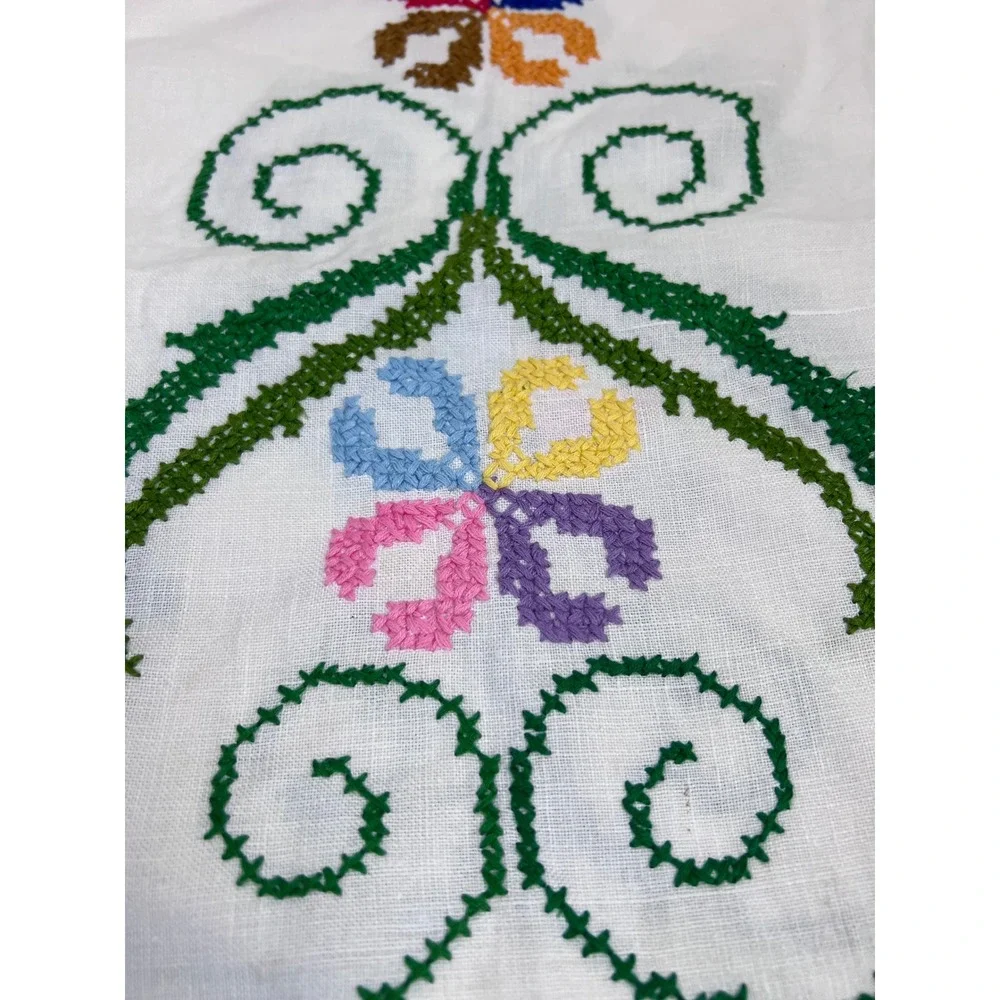 Vintage Embroidered Floral Linen Table Runner Colorful Cross Stitch 36